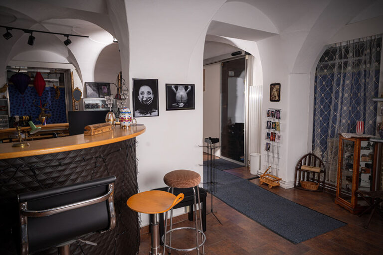 OBJEKTiv Vintagemöbel und Accessoires Geschäftslokal Innenansicht