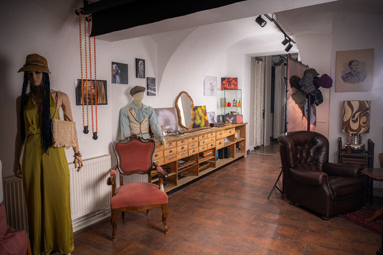 OBJEKTiv Vintagemöbel und Accessoires Geschäftslokal Innenansicht